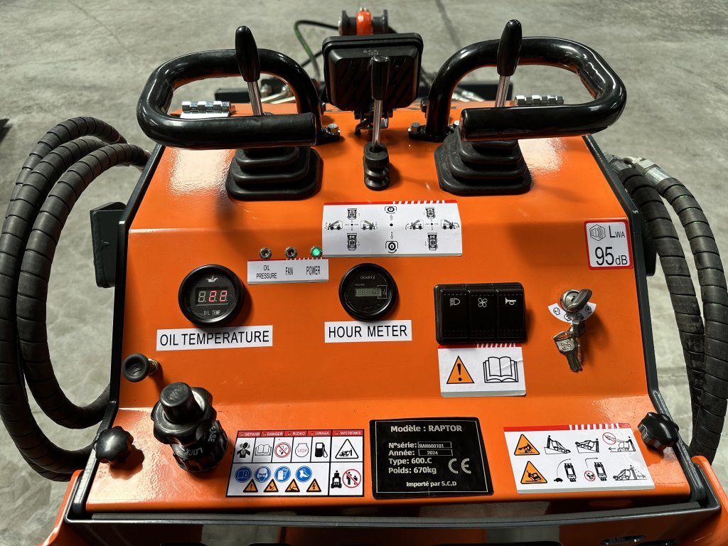 Mini chargeur / Valet de ferme RAPTOR 600.C