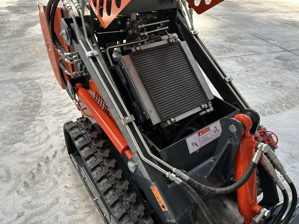 Mini chargeur / Valet de ferme RAPTOR 600.C