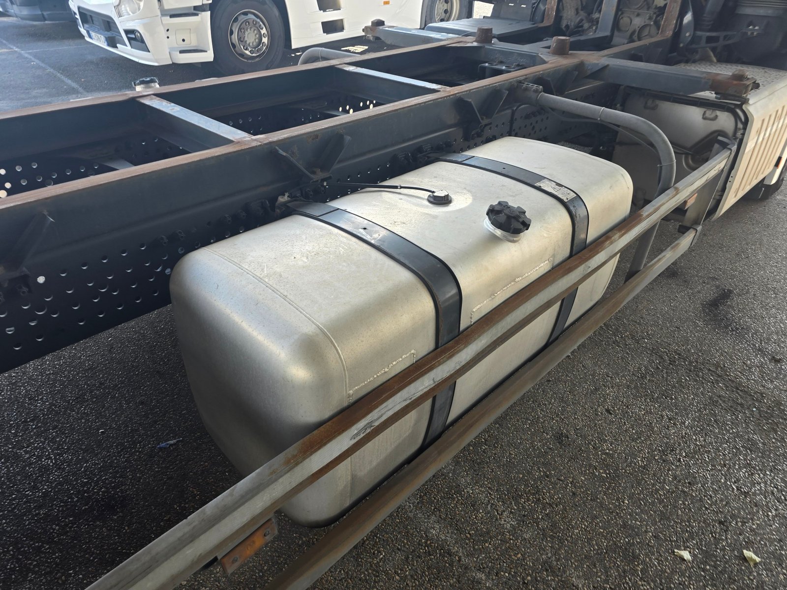 Mercedes-Benz 1845 – Châssis porte-conteneurs BDF