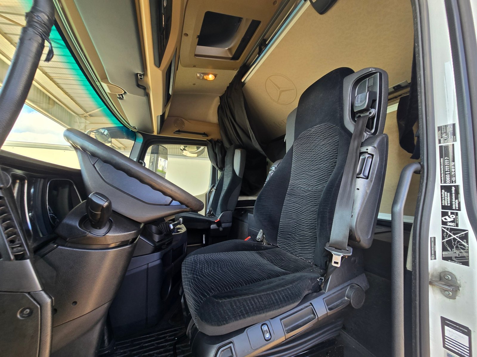 Mercedes-Benz 1845 – Châssis porte-conteneurs BDF