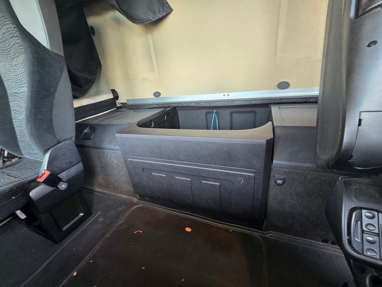 Mercedes-Benz 1845 – Châssis porte-conteneurs BDF