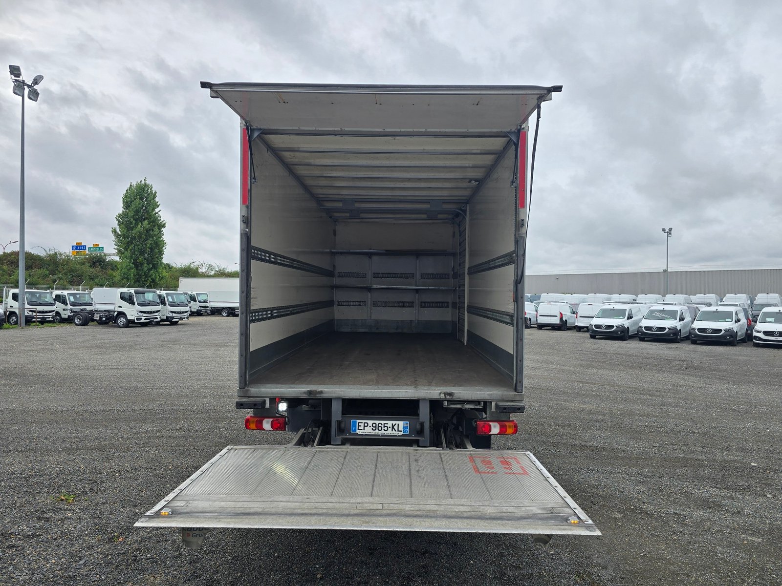 Mercedes Atego 1218 – Boîte – ADR