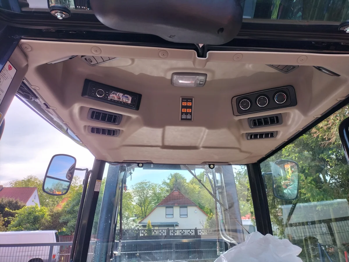 TYM (anciennement Branson) 6225 C avec chargeur frontal