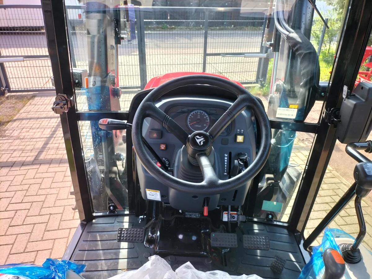 TYM (anciennement Branson) 6225 C avec chargeur frontal