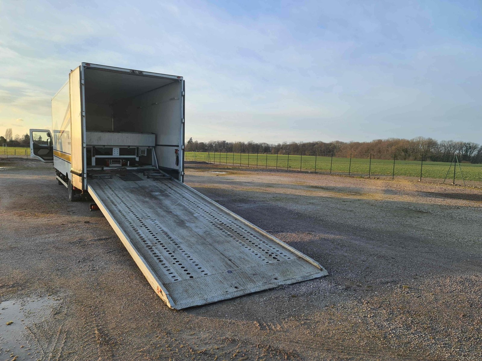 Renault Midlum 240 – Porte-voitures